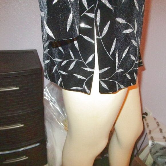 Vtg Black Velvet Embellished Blazer Size M Tunic Long Sleeves Formal Old Money - Picture 7 of 10